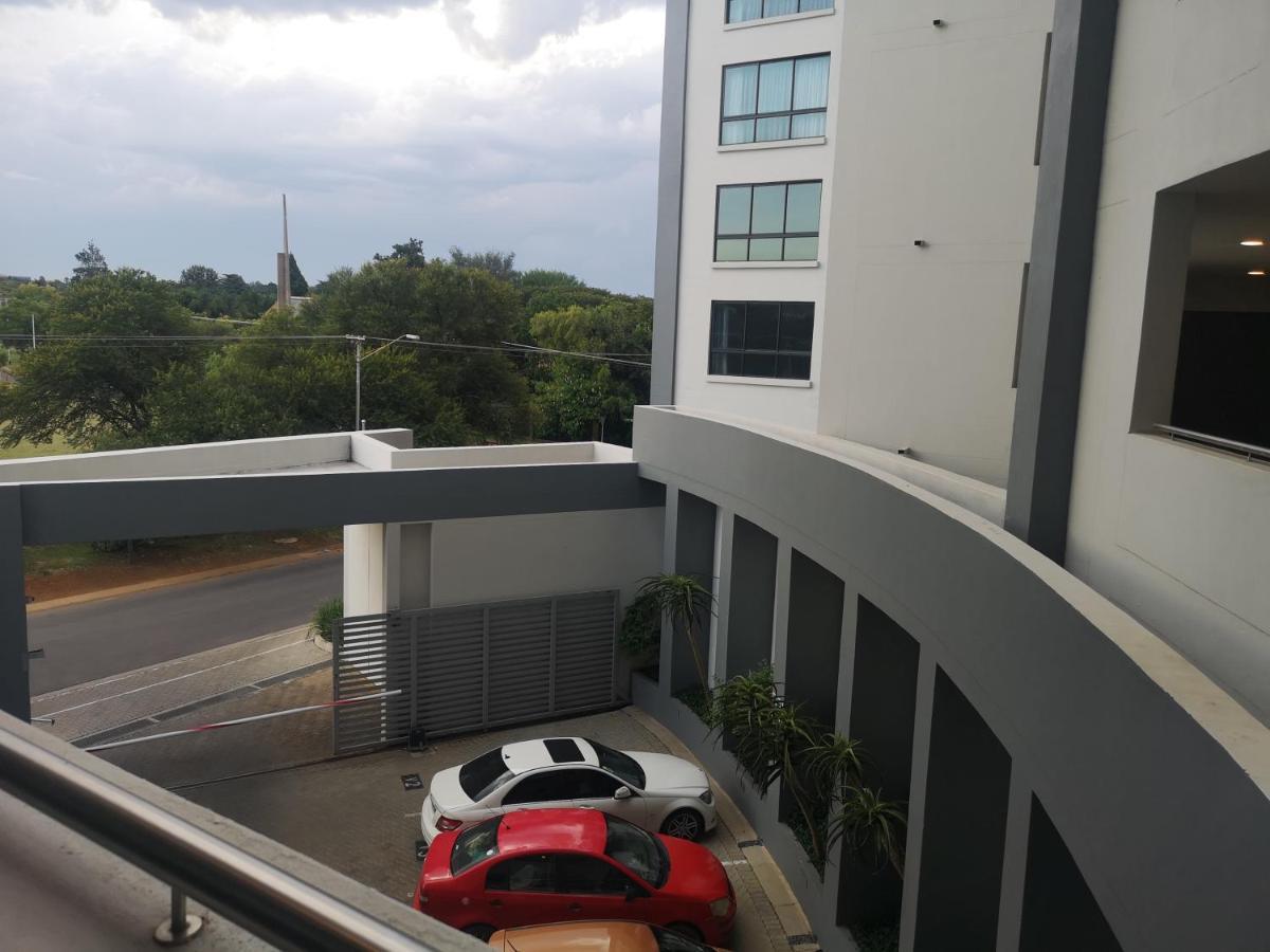 The Regency - Cosy Private Hotel Apartment - Unit 219 Pretoria-Noord Exterior foto